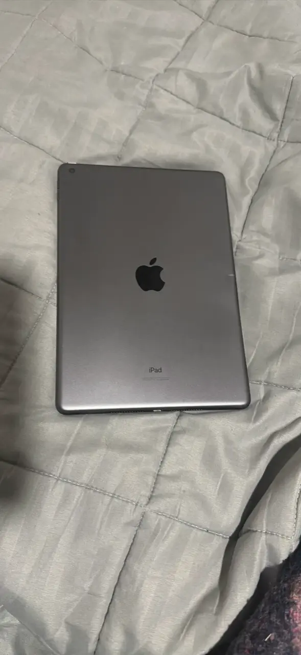 iPad Apple con lápiz táctil en buen estado - 1