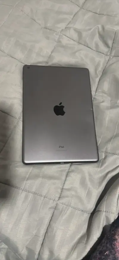 iPad Apple con lápiz táctil en buen estado - miniatura 1
