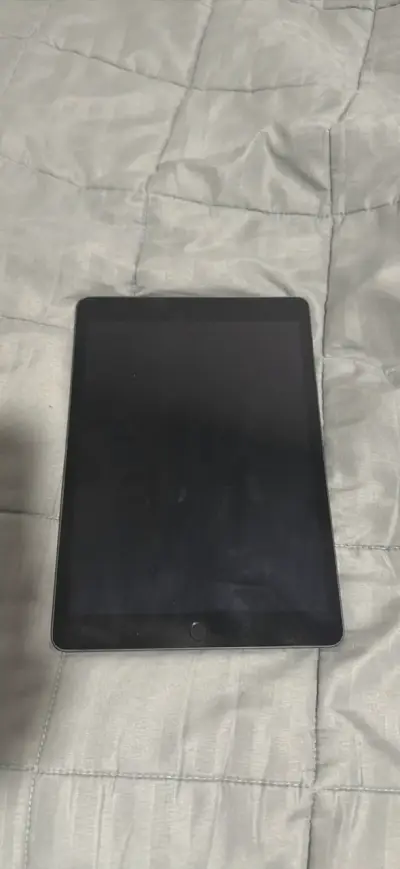 iPad Apple con lápiz táctil en buen estado - miniatura 2
