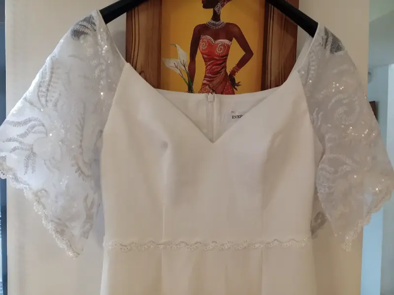 Vestido de Novia Blanco con Mangas de Encaje - 3