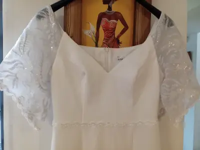Vestido de Novia Blanco con Mangas de Encaje - miniatura 3