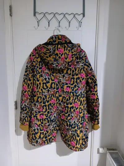 Abrigo estampado animal print con capucha - miniatura 1