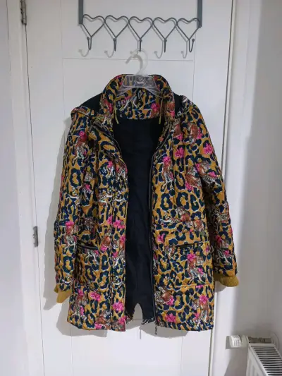 Abrigo estampado animal print con capucha - miniatura 2