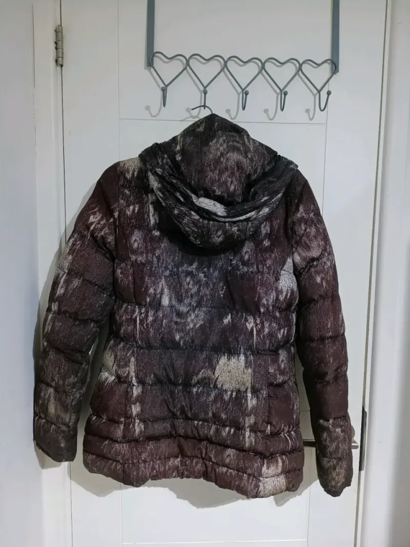 Chaqueta acolchada con capucha para invierno