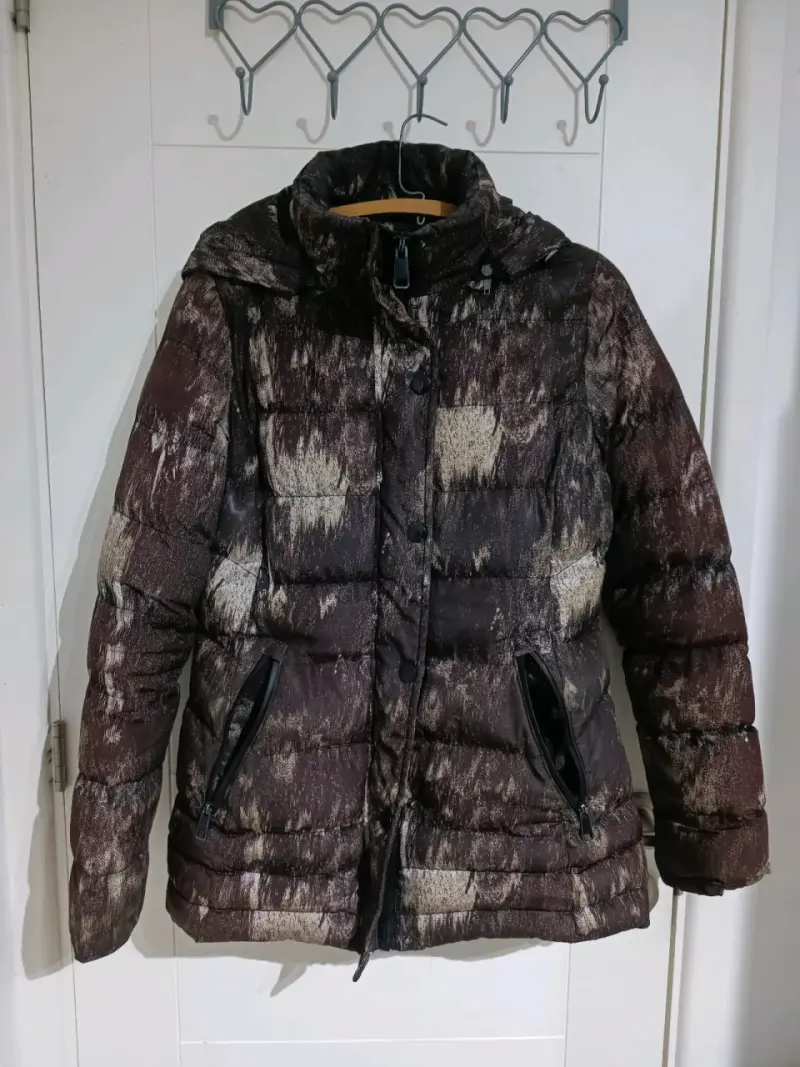 Chaqueta acolchada con capucha para invierno - 3