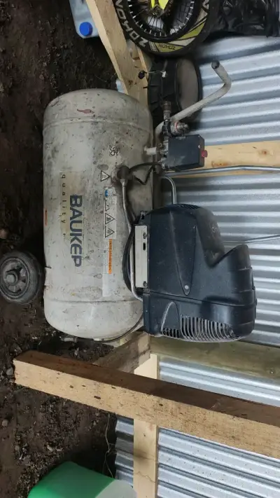 Compresor de Aire Bauker 2HP usado - miniatura 1