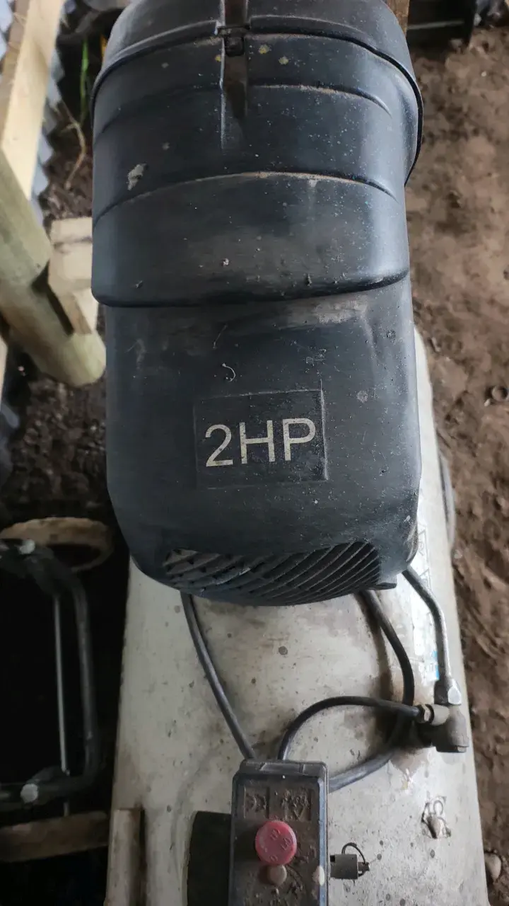 Compresor de Aire Bauker 2HP usado - 2