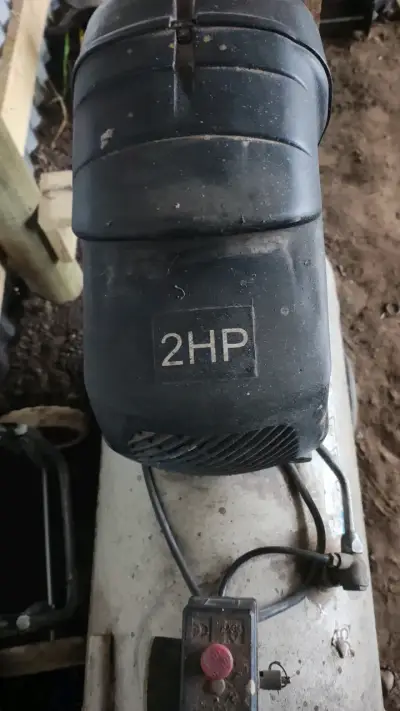 Compresor de Aire Bauker 2HP usado - miniatura 2