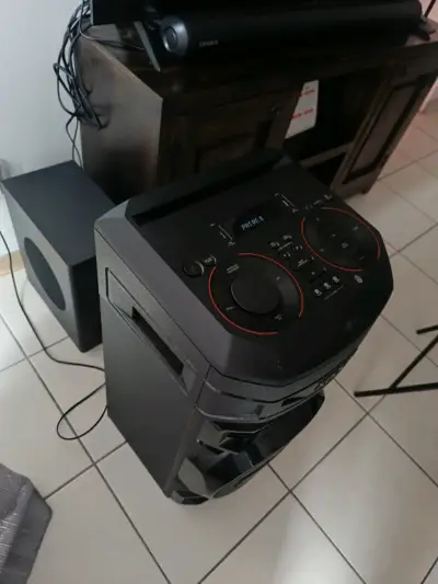 Parlante LG XBOOM RNC7 con potente sonido - miniatura 1
