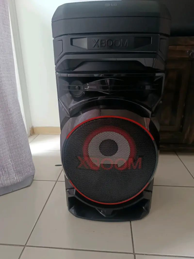 Parlante LG XBOOM RNC7 con potente sonido - 3