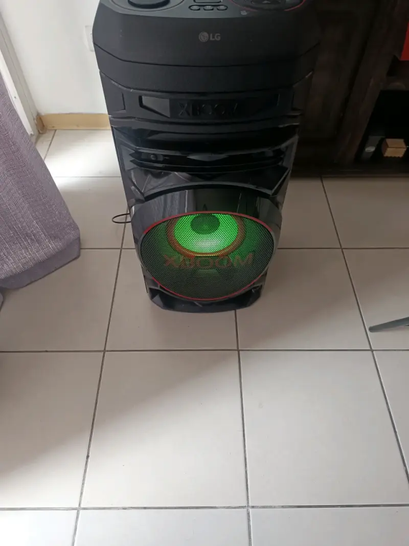 Parlante LG XBOOM RNC7 con potente sonido - 5