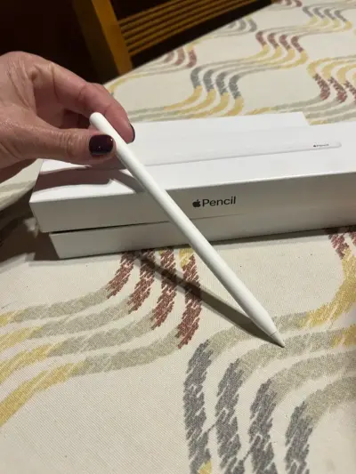 Apple Pencil de segunda generación en buen estado - miniatura 1