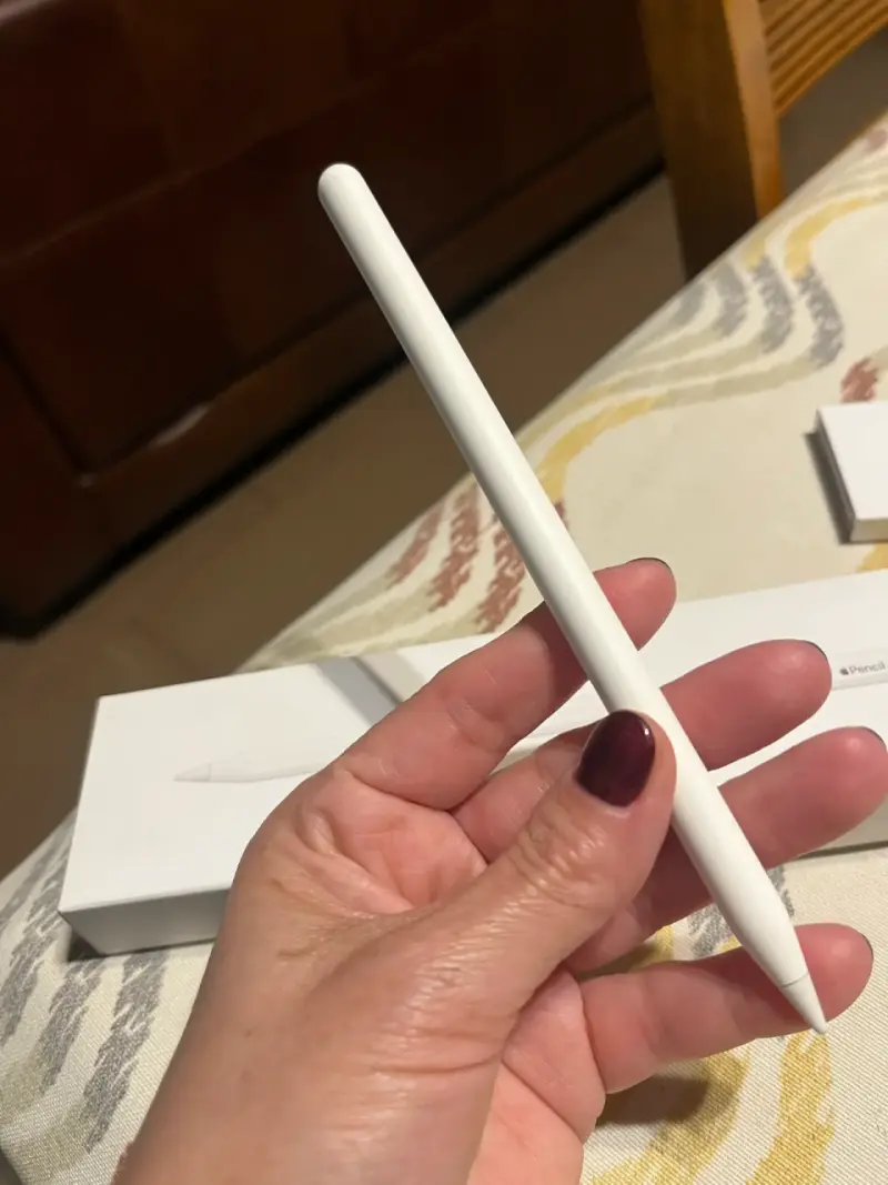 Apple Pencil de segunda generación en buen estado - 2