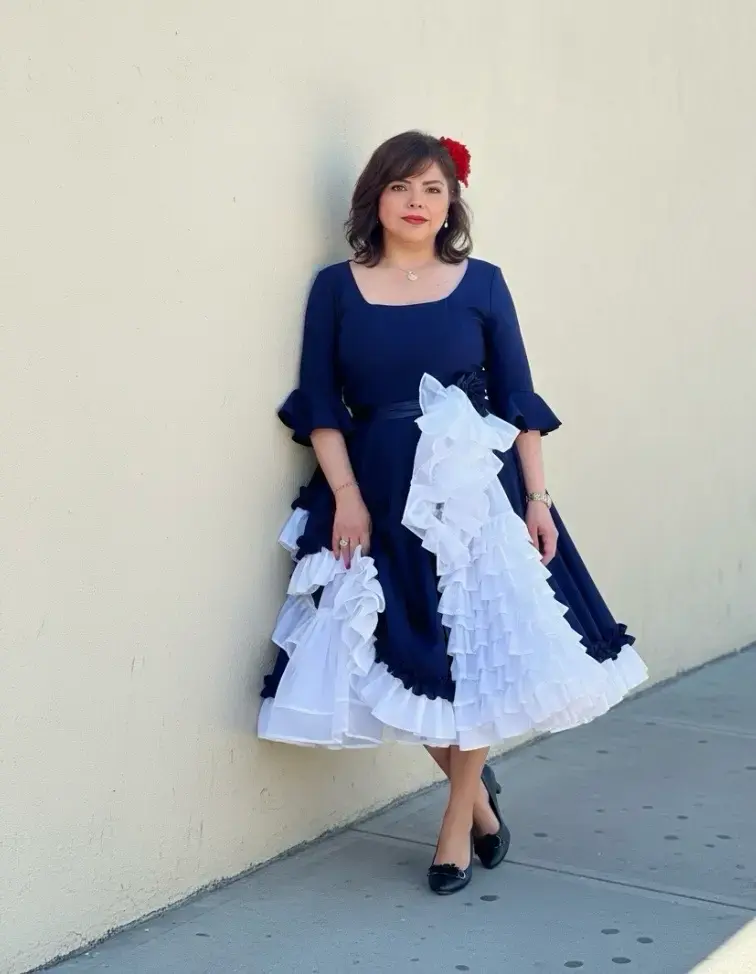Vestido de huasa azul y blanco con volantes - 2