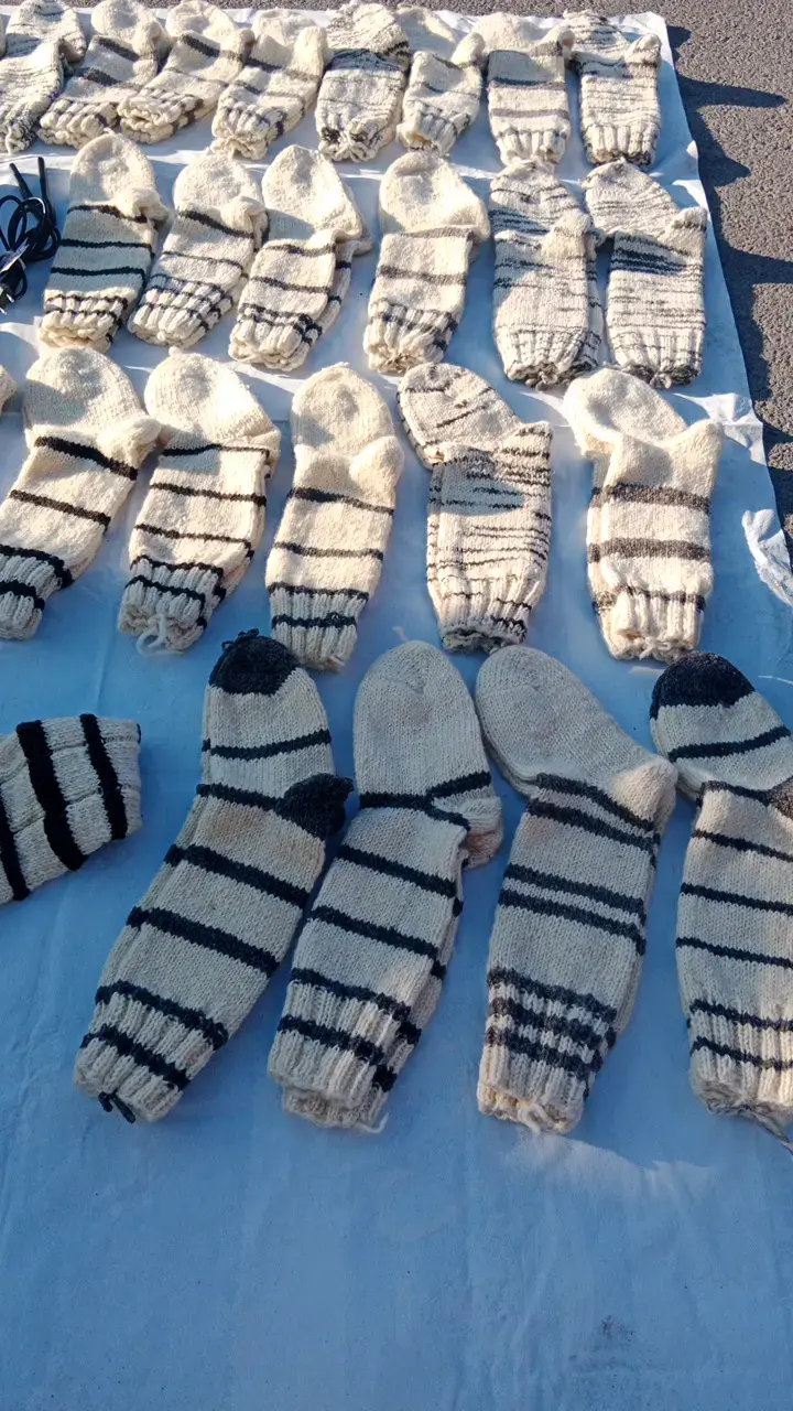 Calcetines de lana tejidos a mano - 1