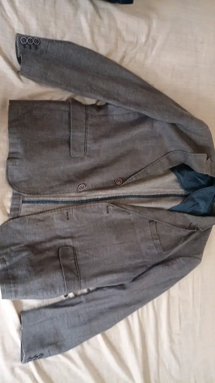 Blazer gris para hombre en buen estado - 2