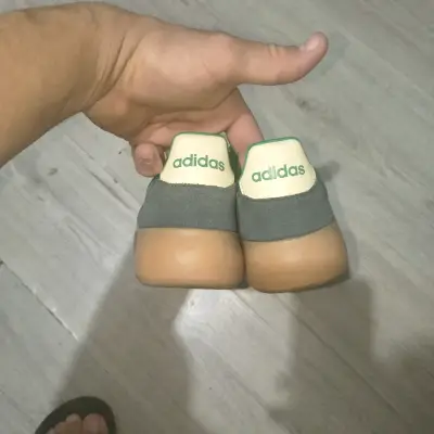 Zapatillas deportivas Adidas verdes talla 44 - miniatura 5