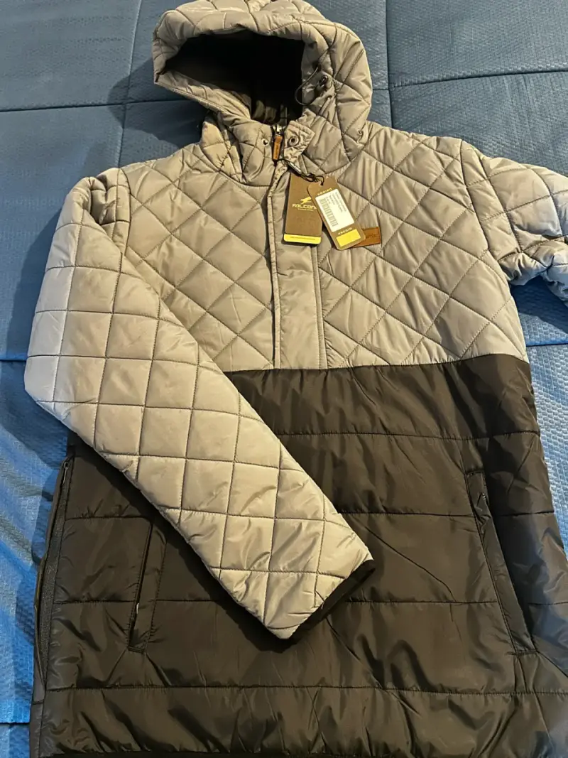 Chaqueta acolchada gris y negra para hombre - 1
