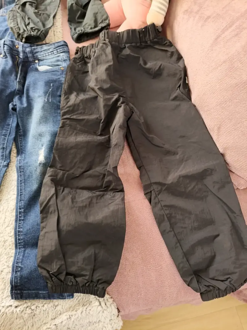 Lote de pantalones para niños en mezclilla y cargo - 2