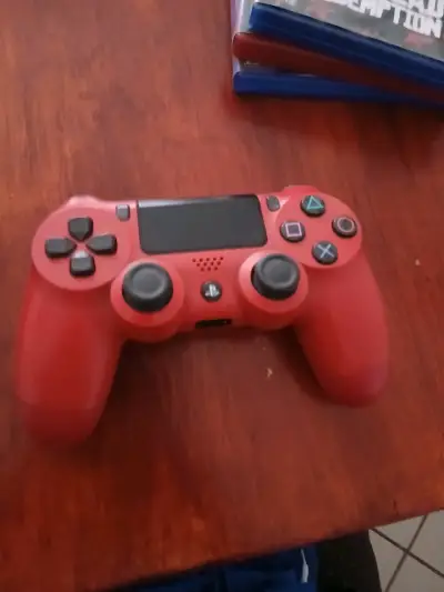Consola PS4 con control rojo y juegos incluidos - miniatura 4