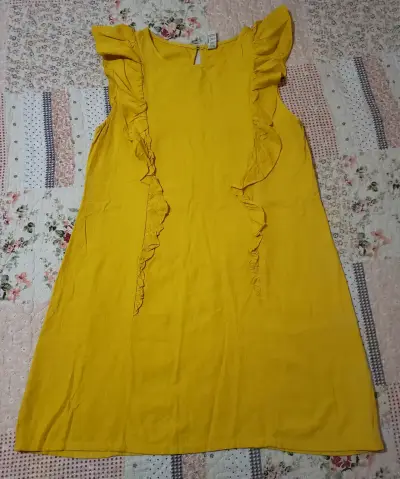 Vestido amarillo con volantes para mujer - miniatura 1