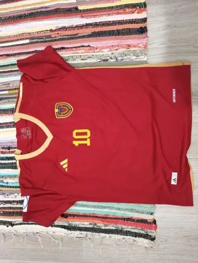 Camiseta Roja de Fútbol Número 10 - miniatura 1