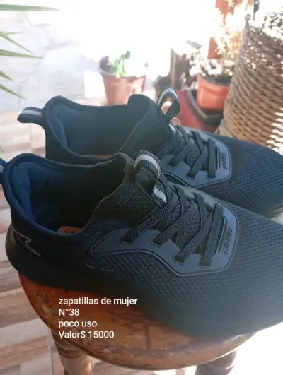 Zapatillas deportivas negras  talla 38 - miniatura 2