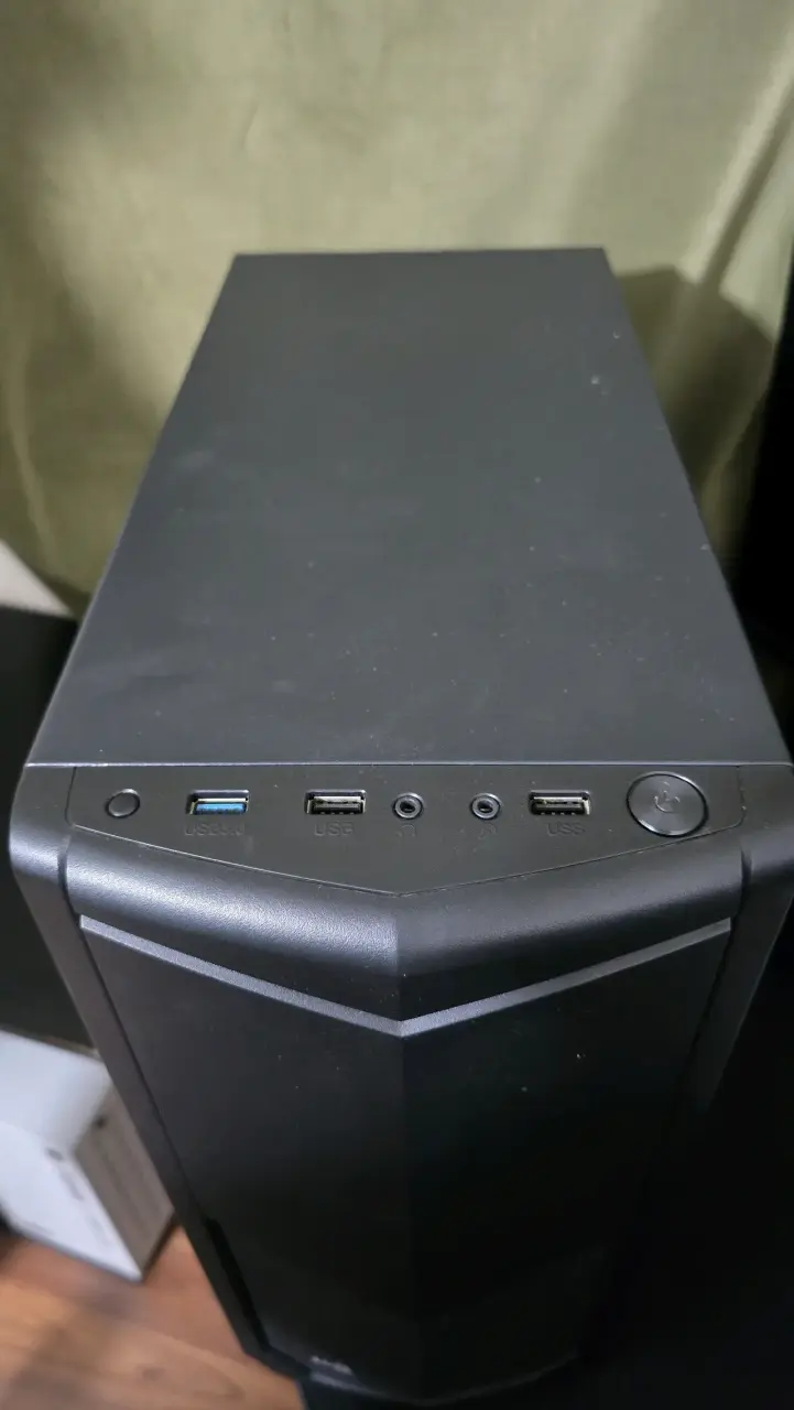 Gabinete PC Aerocool tomahawk negro con ventilador - 3