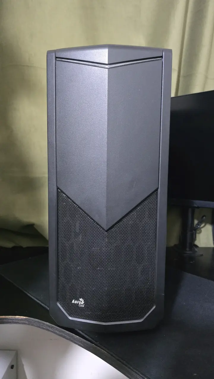 Gabinete PC Aerocool tomahawk negro con ventilador - 5