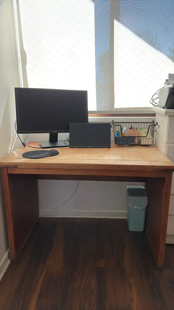 Escritorio de madera para oficina en casa - 1