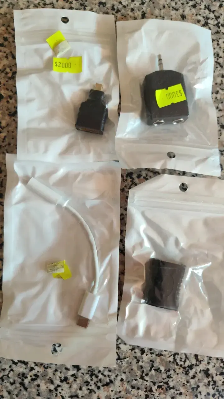 Set de adaptadores y cables USB y audio - 1