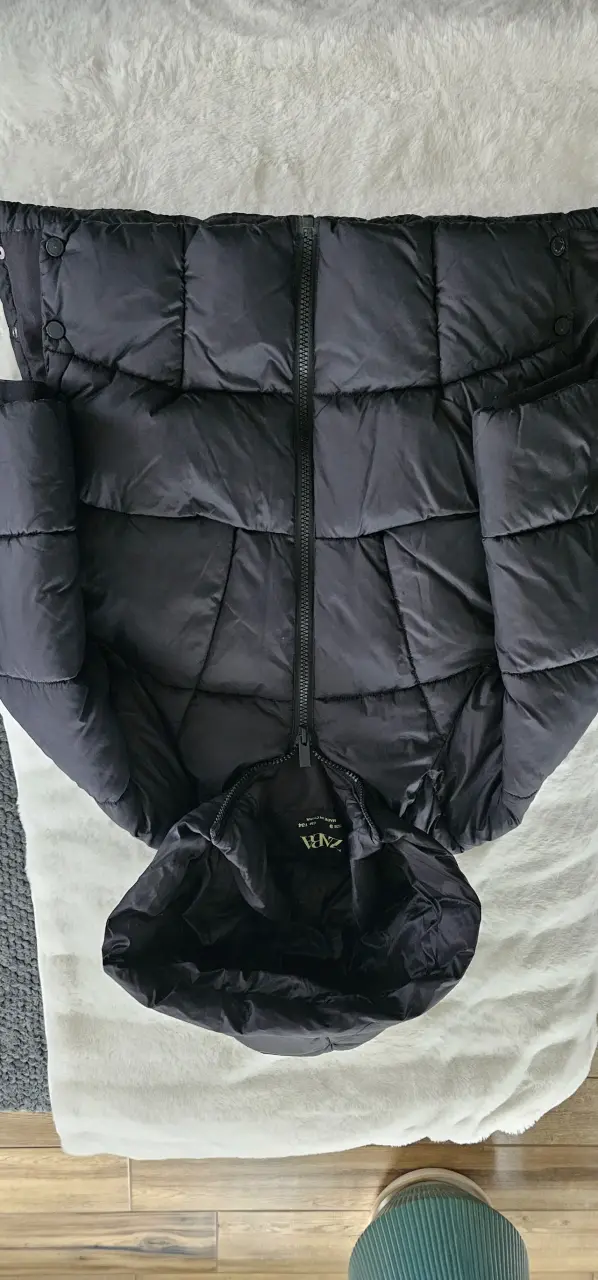 Chaqueta acolchada negra con capucha Zara - 2