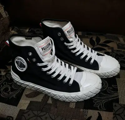 Zapatillas Palladium 43 - miniatura 1