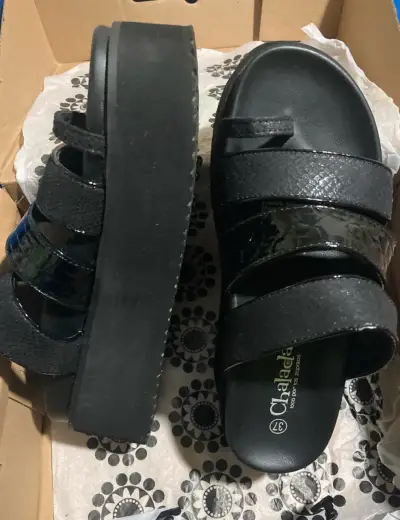 Sandalias negras de plataforma Chaladá - miniatura 3