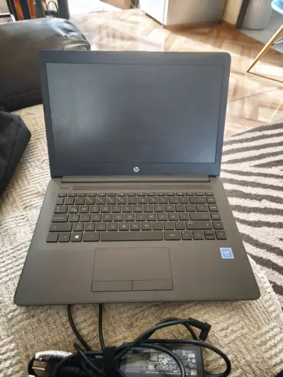 Notebook HP con Intel Core i3 en buen estado - miniatura 1