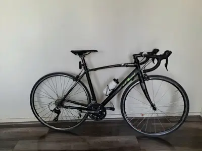 Bicicleta de Ruta Upland Negra en Buen Estado - miniatura 1