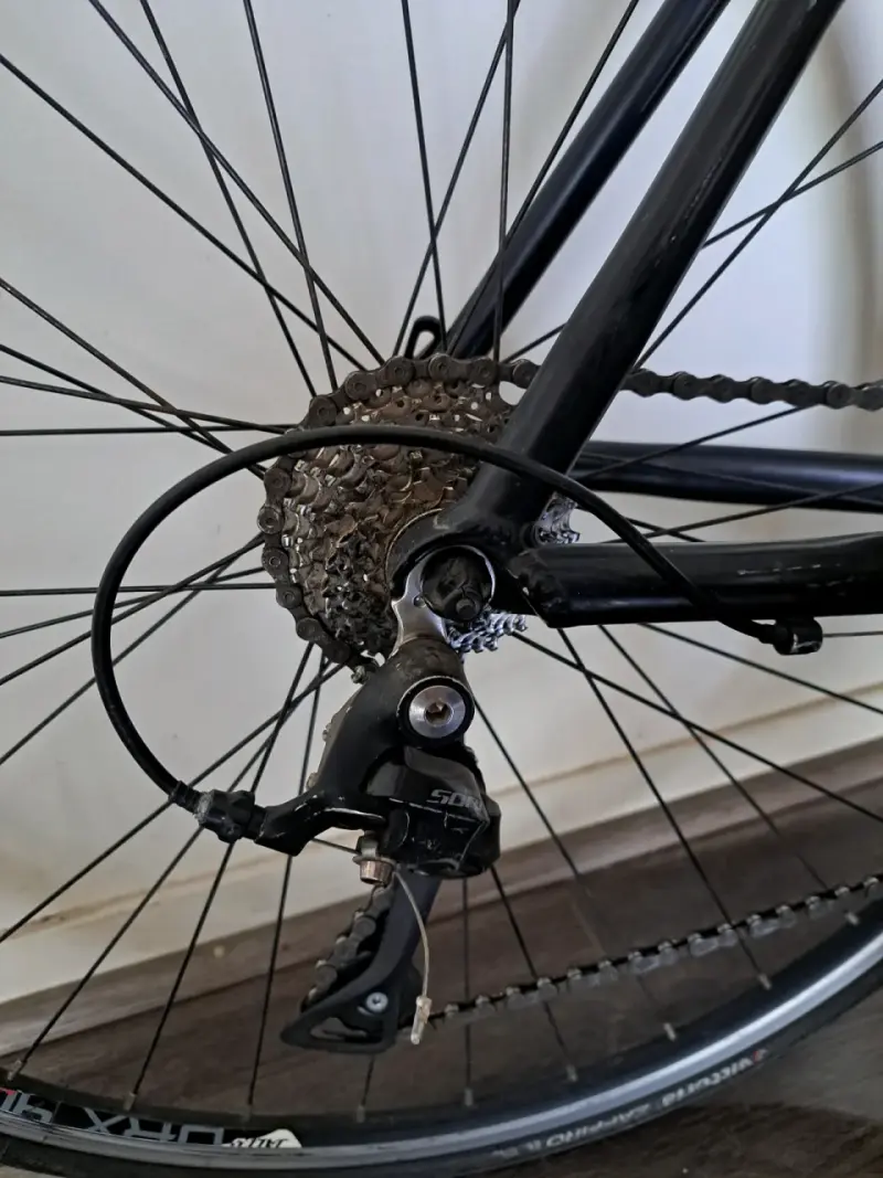Bicicleta de Ruta Upland Negra en Buen Estado - 2