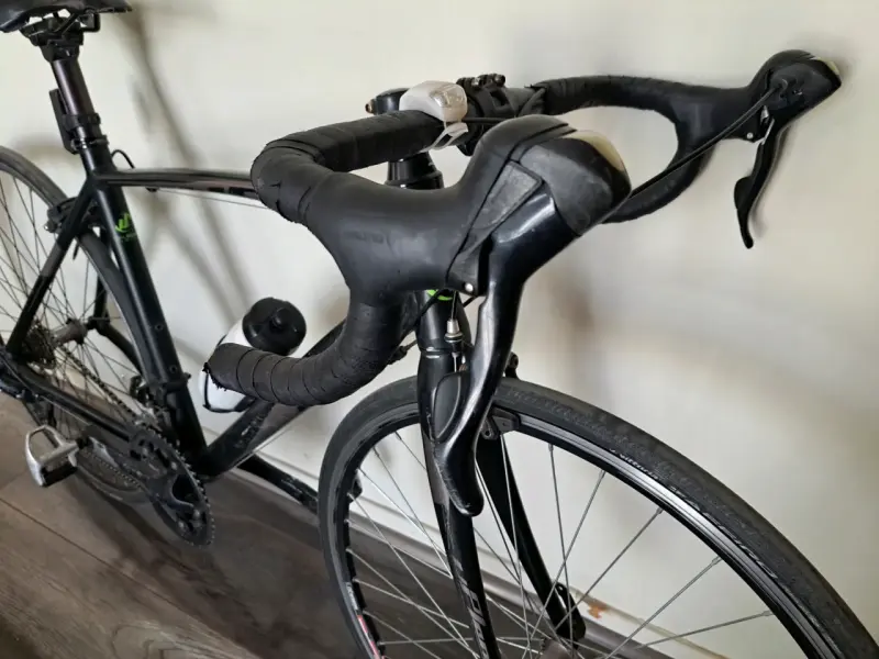 Bicicleta de Ruta Upland Negra en Buen Estado - 4