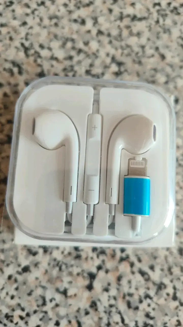 Auriculares Apple EarPods con conector Lightning - 2