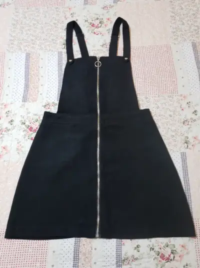 Vestido overol negro con cierre frontal - miniatura 1