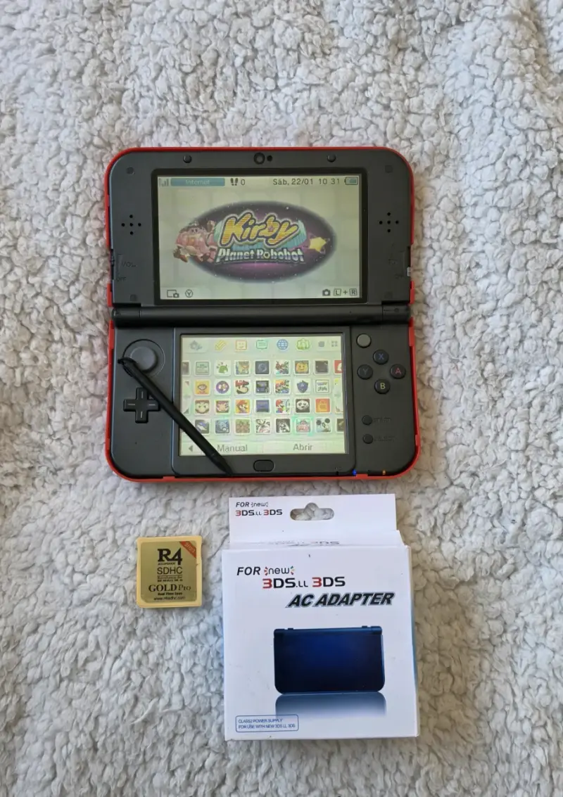 Consola New Nintendo 3DS XL + R4 Gold Pro - 1