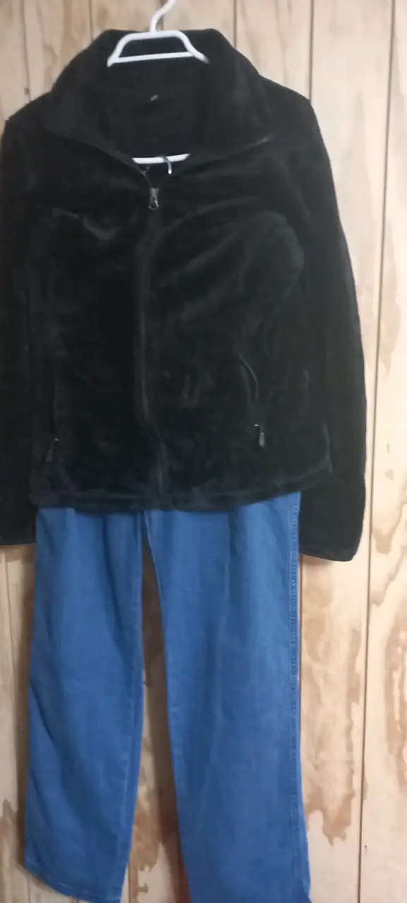 Conjunto de ropa para mujer con blusa estampada y pantalones decorados - 3