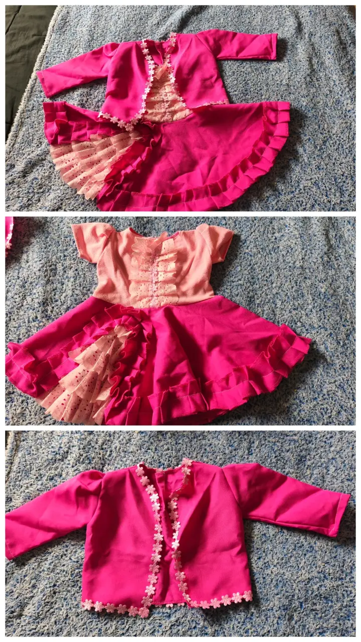 Vestido de niña rosa con chaqueta y volantes - 1