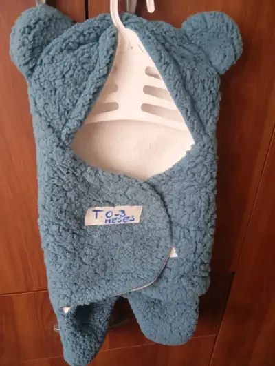 Abrigo y body de bebé 0-3 meses - miniatura 1