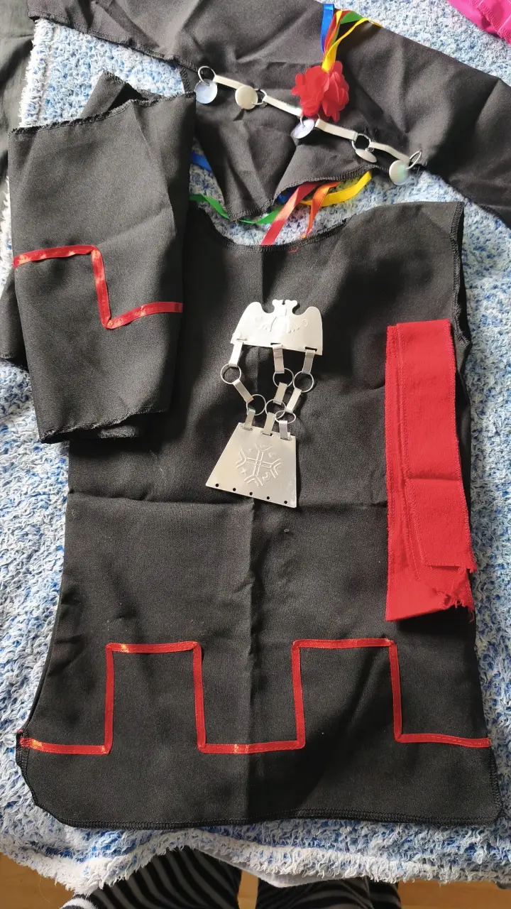Traje típico mapuche niña - 1