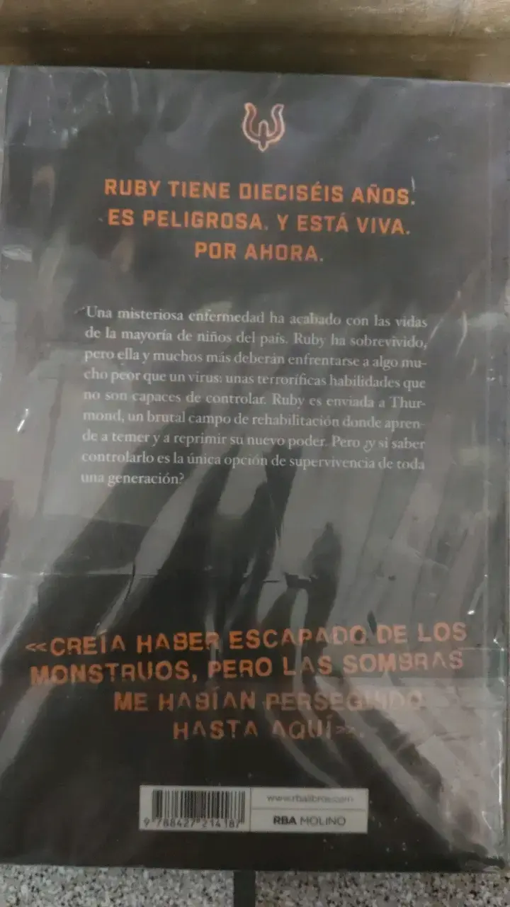 Libro Mentes Poderosas de Alexandra Bracken - 2
