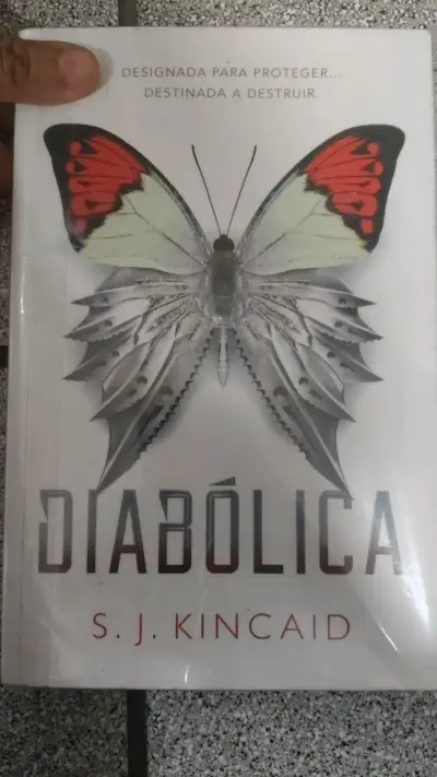 Libro 'Diabólica' de S.J. Kincaid en buen estado - miniatura 1