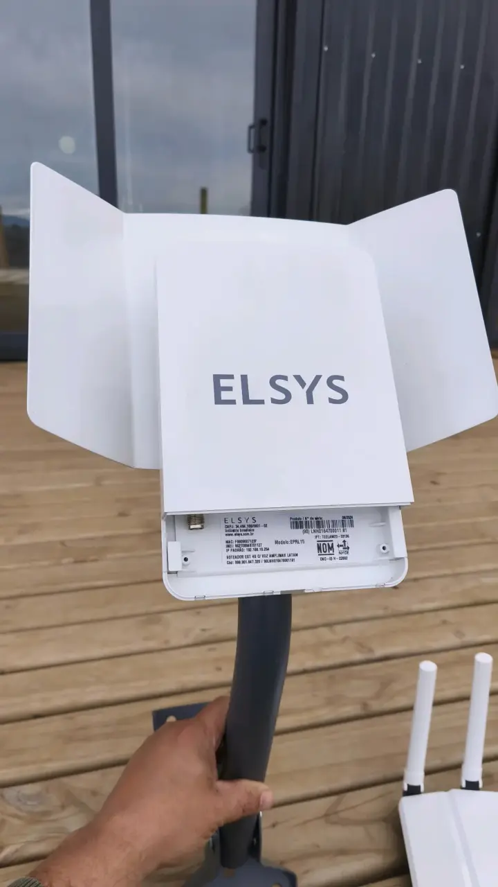 Antena Elsys con router - 1