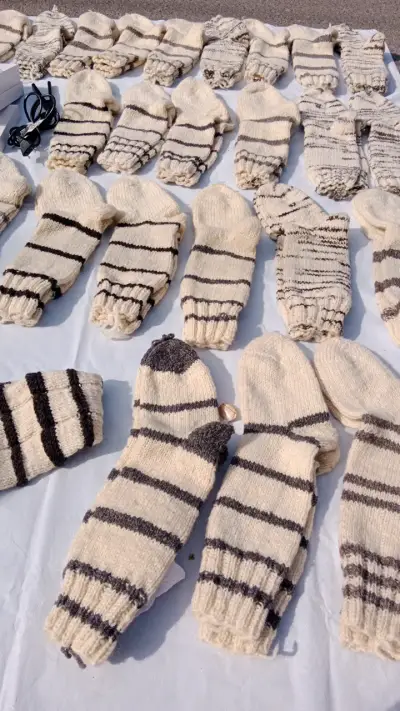 Calcetas de lana tejidos a mano con rayas - miniatura 1
