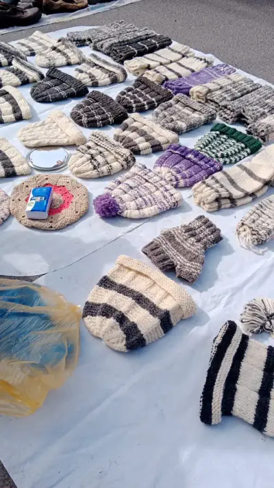 Calcetas de lana tejidos a mano con rayas - miniatura 2